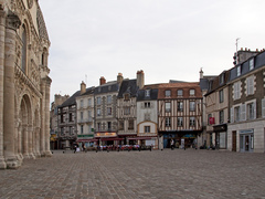 Parvis Notre de Dame de la Grande, Poitier, Poitiers