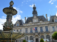 Hotel de Ville de Limoges avec sa fontaine, Limoges