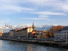 Grenoble et son téléphérique, Grenoble